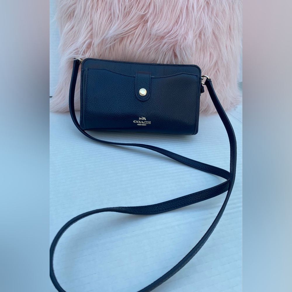 Coach Blue Pebbled Leather Crossbody with Gold Hardware💙🩵💙